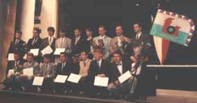 prom0_10.jpg (6506 bytes)